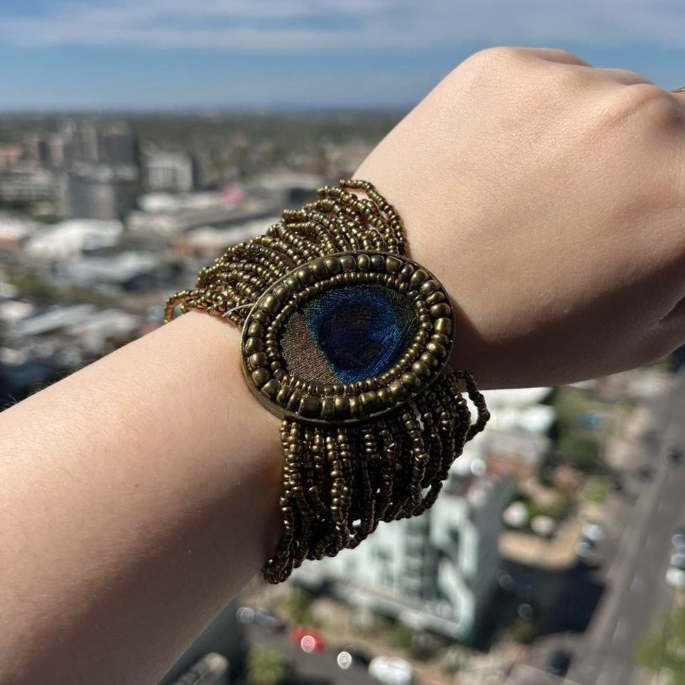Elegant Beaded Bracelet with Blue and Gold Accents